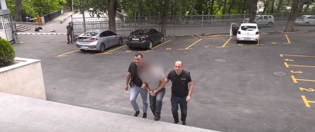 თბილისსა და ბათუმში კიბერდანაშაულისთვის 3 პირი დააკავეს