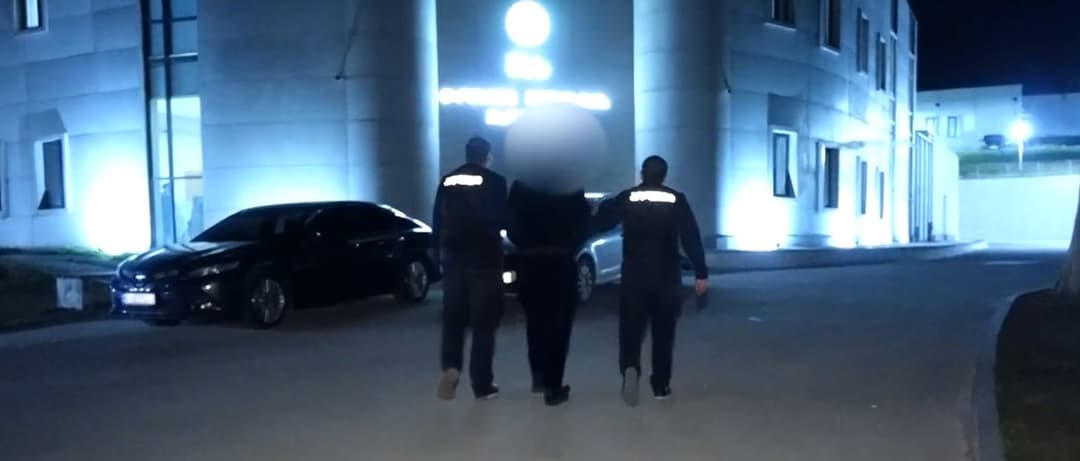 მაღაზია “დელფოსის” გაქურდვის ფაქტზე უცხო ქვეყნის მოქალაქე დააკავეს