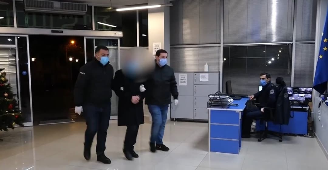 უცხოელი ტურისტის მიმართ განხორციელებული იძულების ბრალდებით თბილისის ერთ-ერთი კლუბის თანამშრომელი დააკავეს