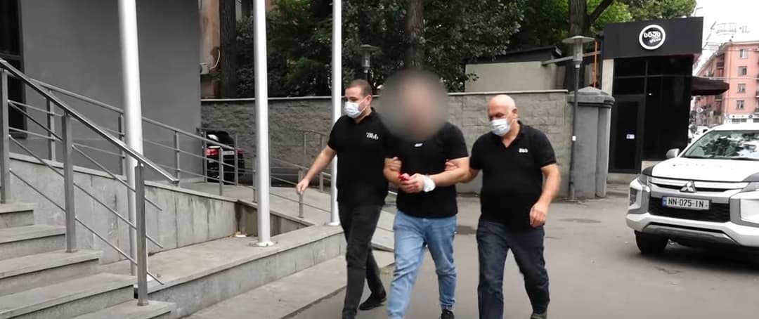 “ქურდულ სამყაროსთან“ კავშირისთვის ძებნილი 2 პირი დააკავეს