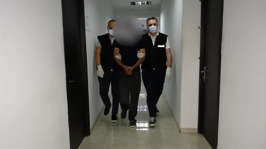 განზრახ მკვლელობის ბრალდებით 45 წლის მამაკაცი დააკავეს