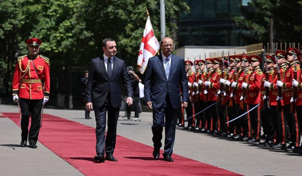 Frontnews image description