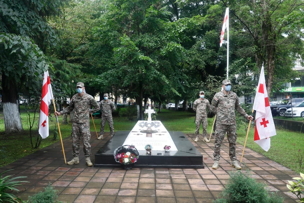 Frontnews image description