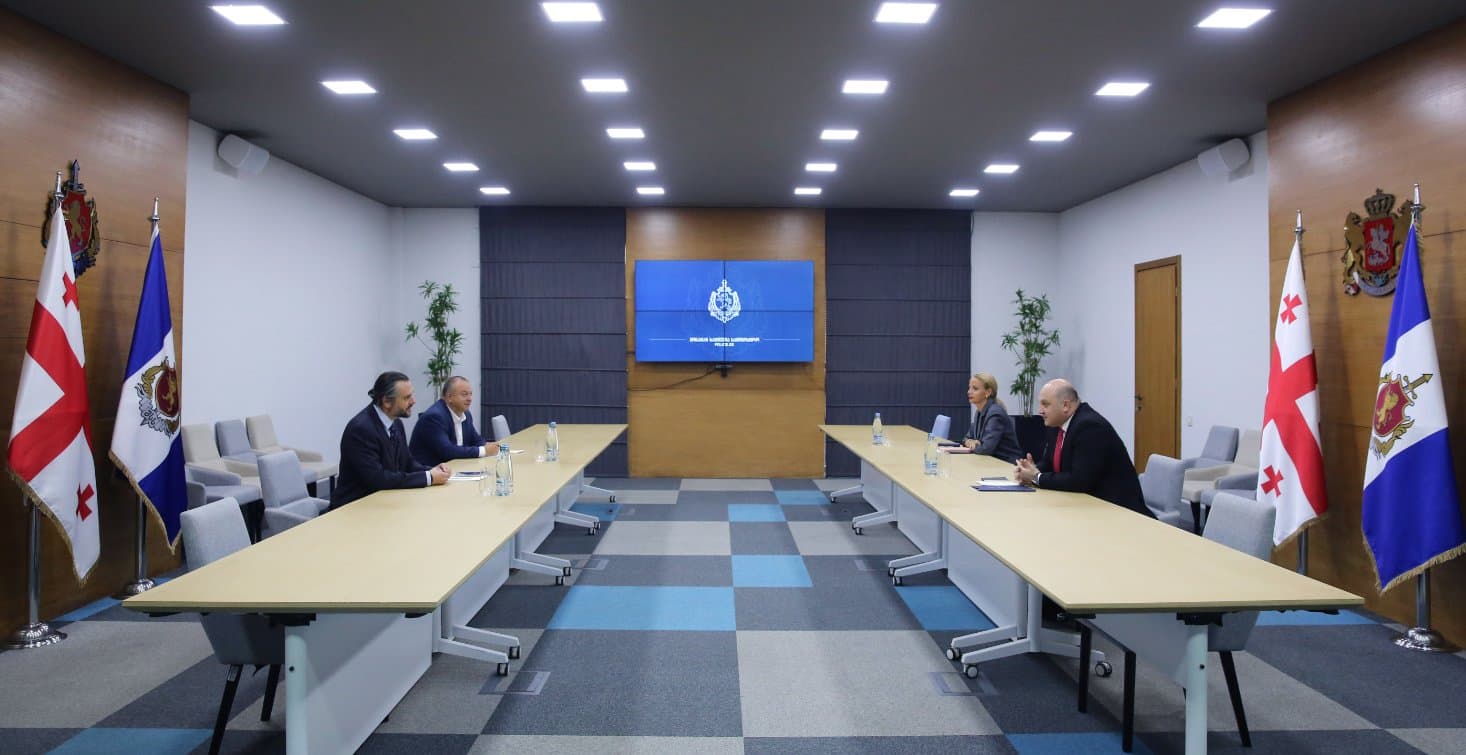 Frontnews image description