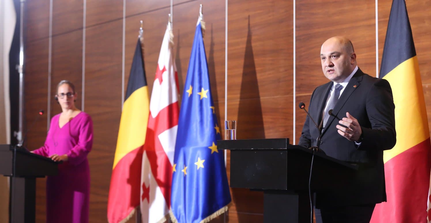 Frontnews image description