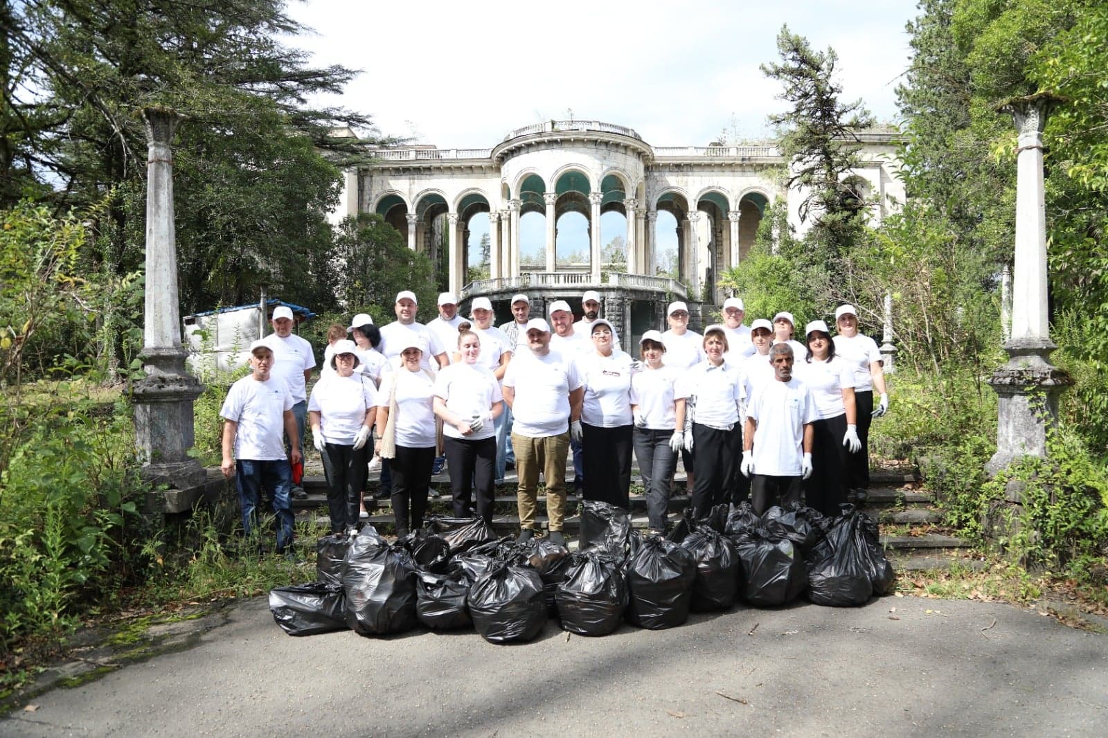 Frontnews image description