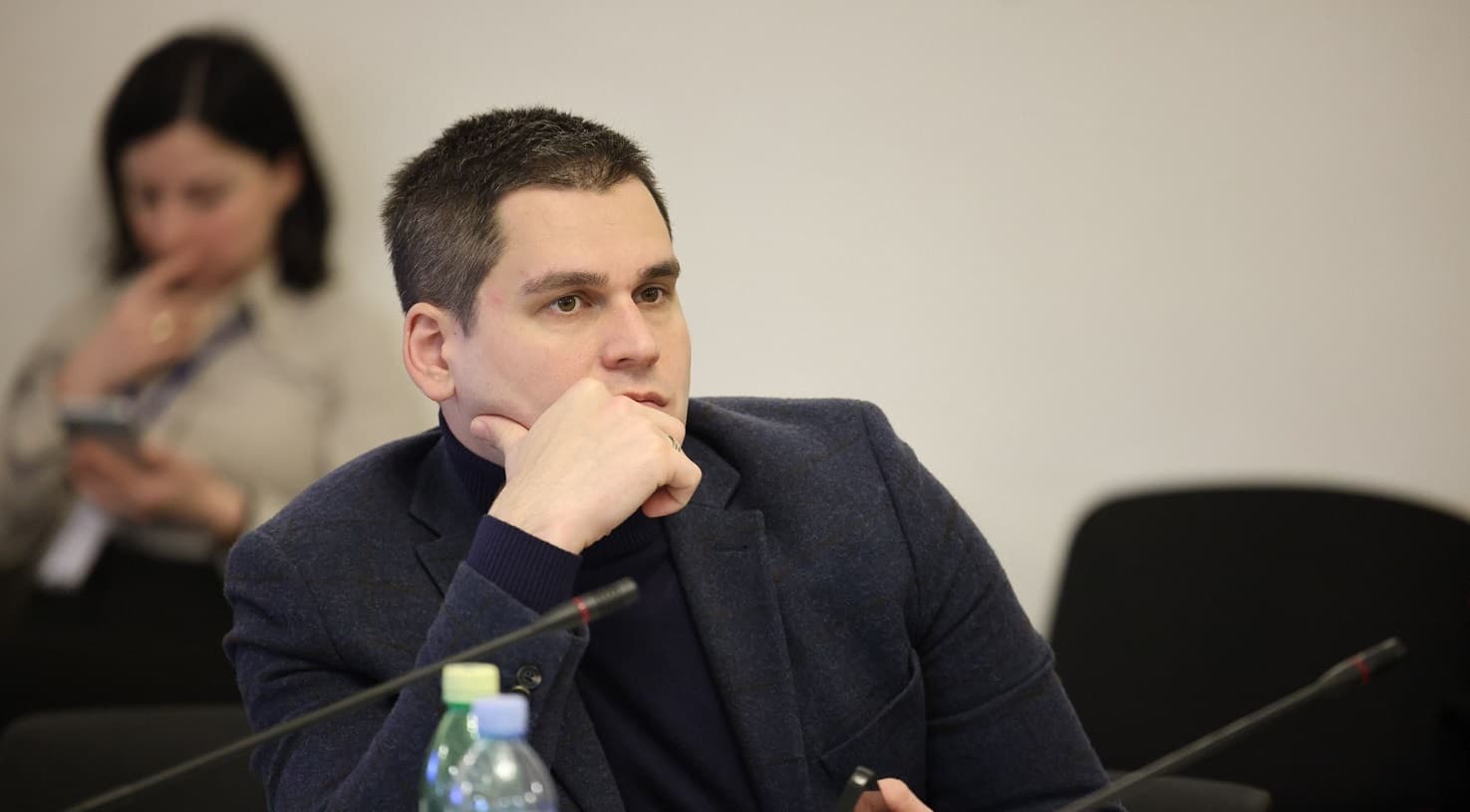 Frontnews image description