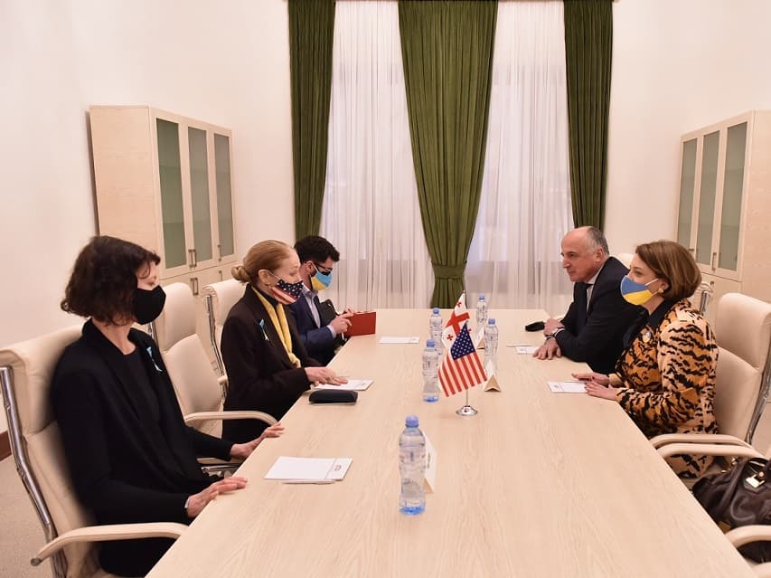 Frontnews image description