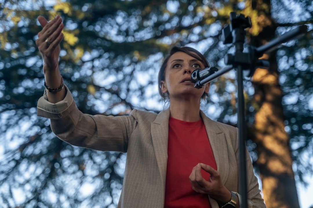 ხატია დეკანოიძემ ქუთაისის საოლქო საარჩევნო კომისიაში სისხლიან ბანერებთან დაკავშირებით სარჩელი შეიტანა