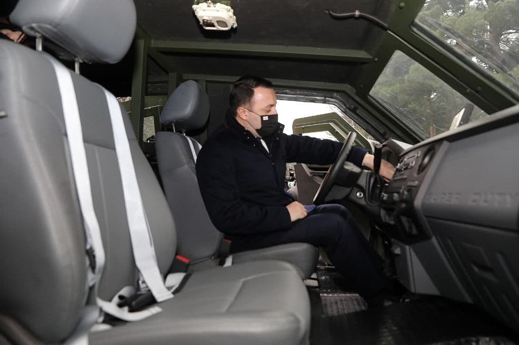 ირაკლი ღარიბაშვილი “დელტაში“ ახალი სადაზვერვო მანქანის პრეზენტაციას დაესწრო