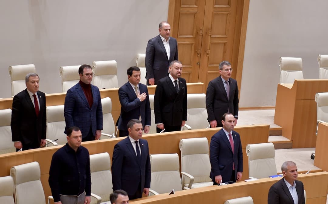 შალვა პაპუაშვილი – დარბაზი, სადაც ოპოზიციური ფლანგი მთლიანად ცარიელია, აჩვენებს მათ დამოკიდებულებას და უპატივცემულობას სახელმწიფოს მიმართ