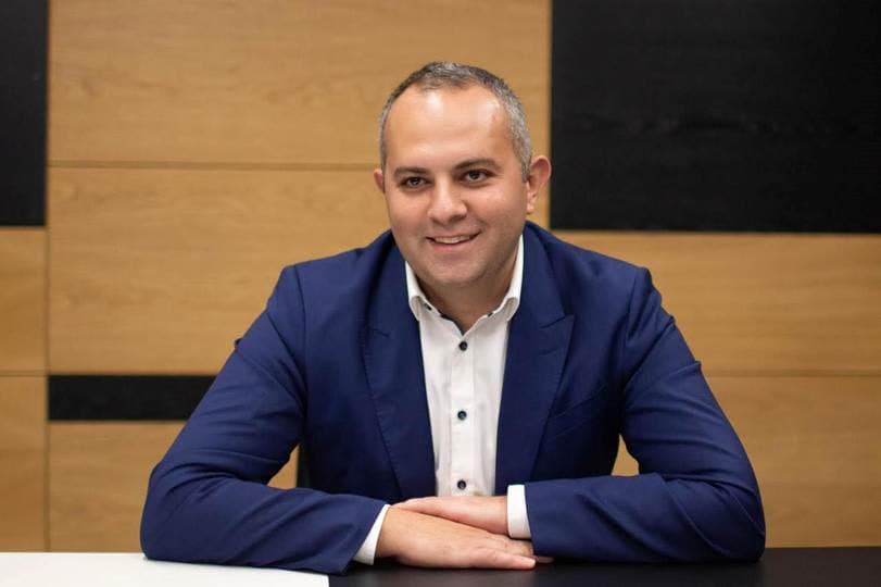 Frontnews image description