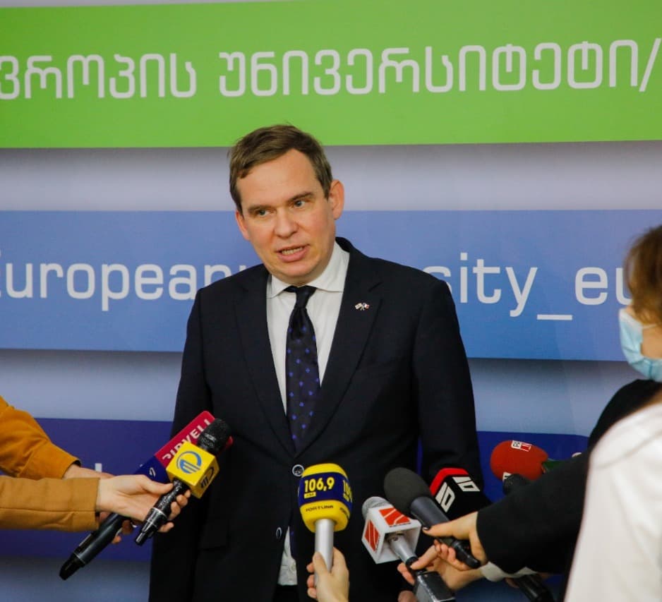 “თავისუფლება შეკრებასა და პრესას, ბრძოლა დისკრიმინაციისა და სიძულვილის წინააღმდეგ, არა ძალადობას“