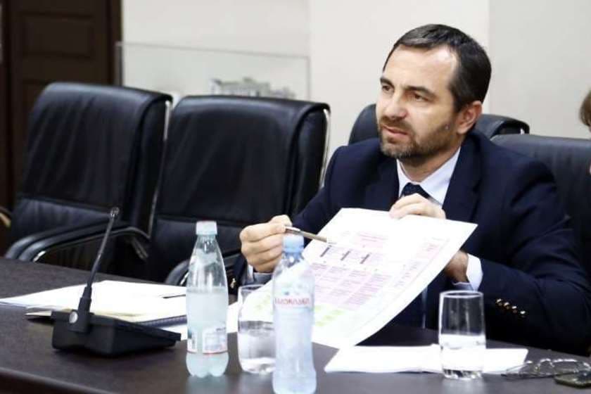 Frontnews image description