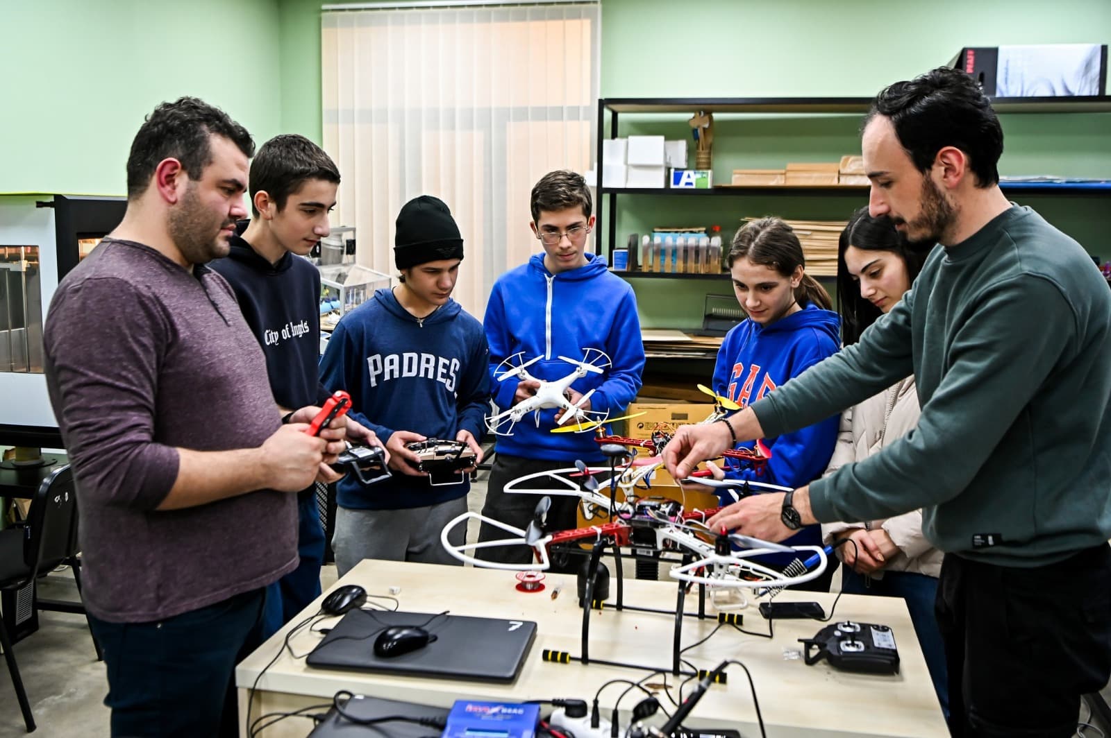 Frontnews image description