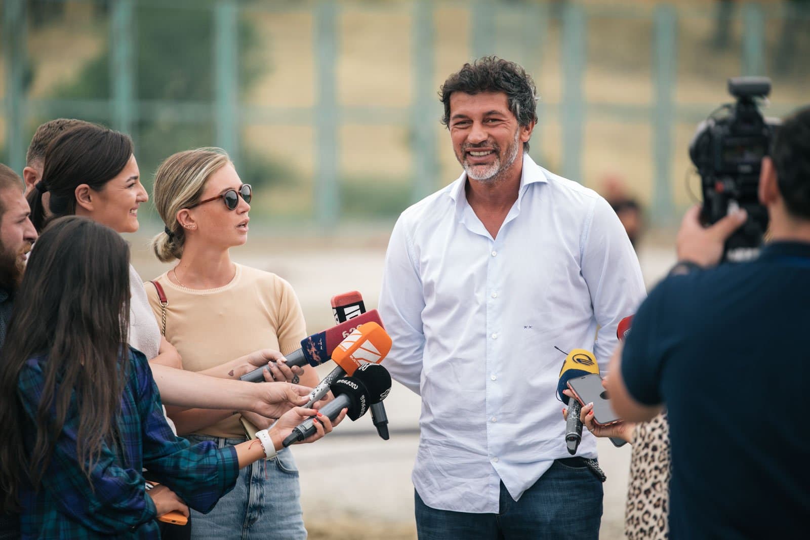 Frontnews image description