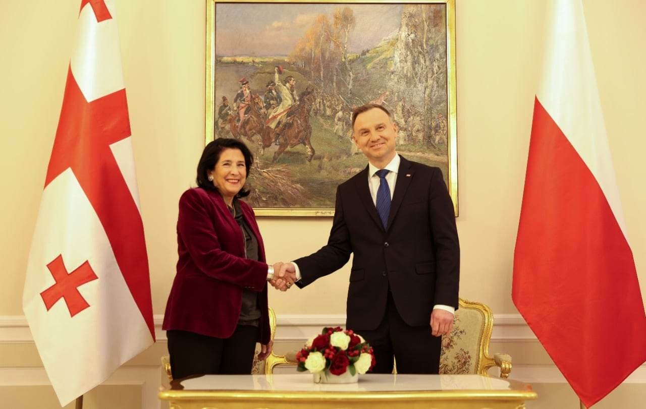 Frontnews image description