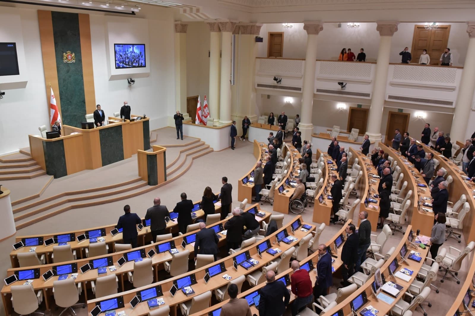 Frontnews image description