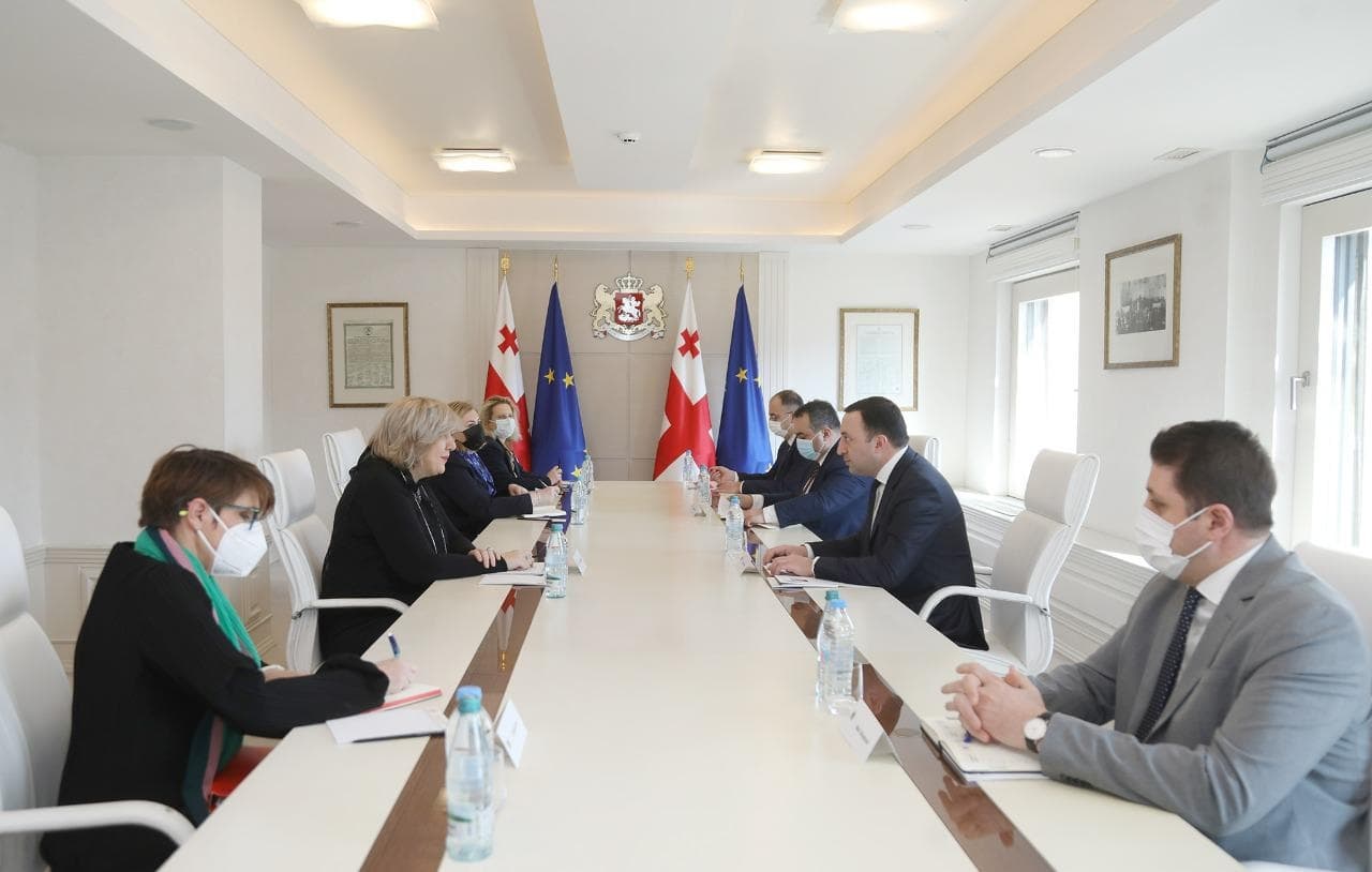 Frontnews image description