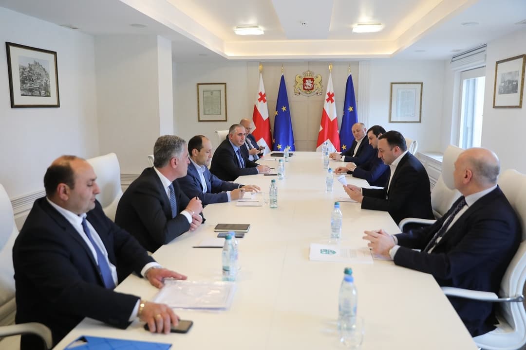 პრემიერ-მინისტრმა ეკონომიკური საბჭოს წევრებს “ბორჯომისა“ და საზოგადოებრივი დასაქმების პროგრამის შესახებ კონკრეტული დავალებები მისცა