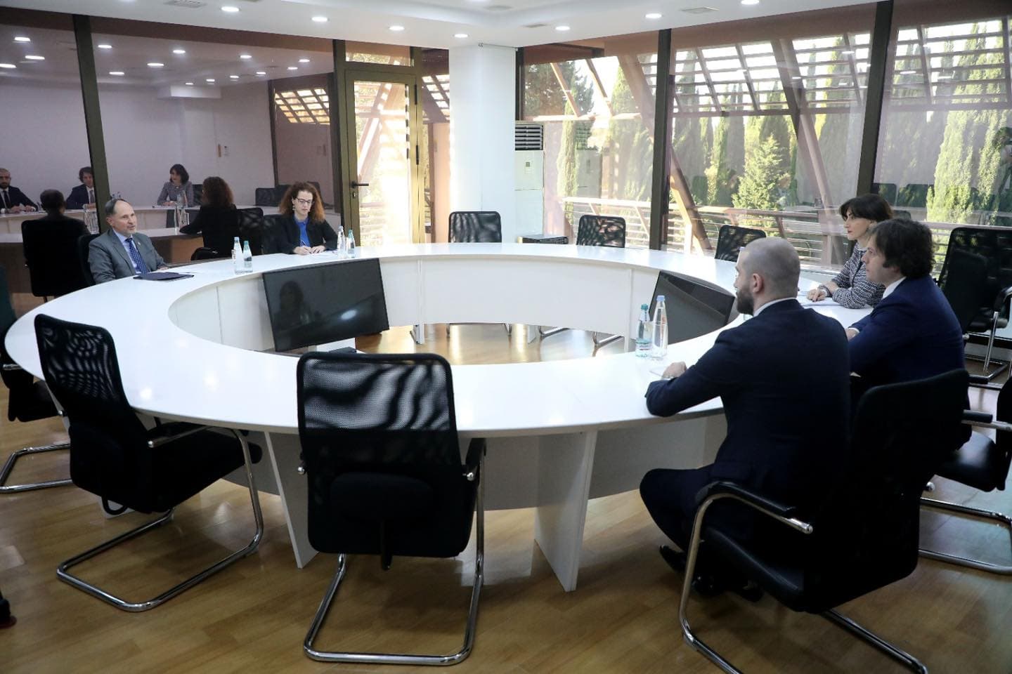 Frontnews image description