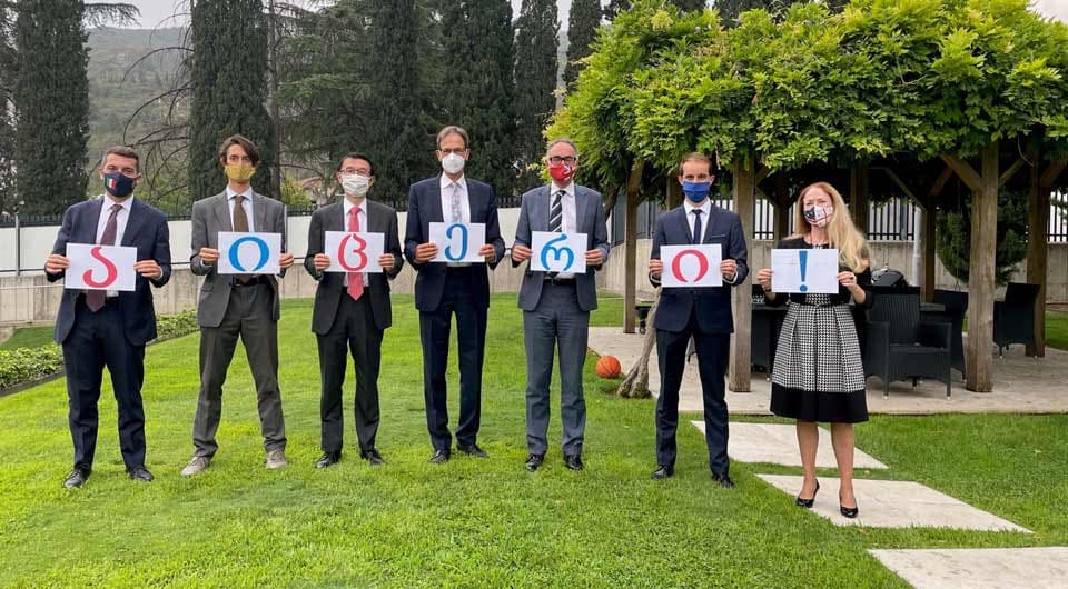 Frontnews image description