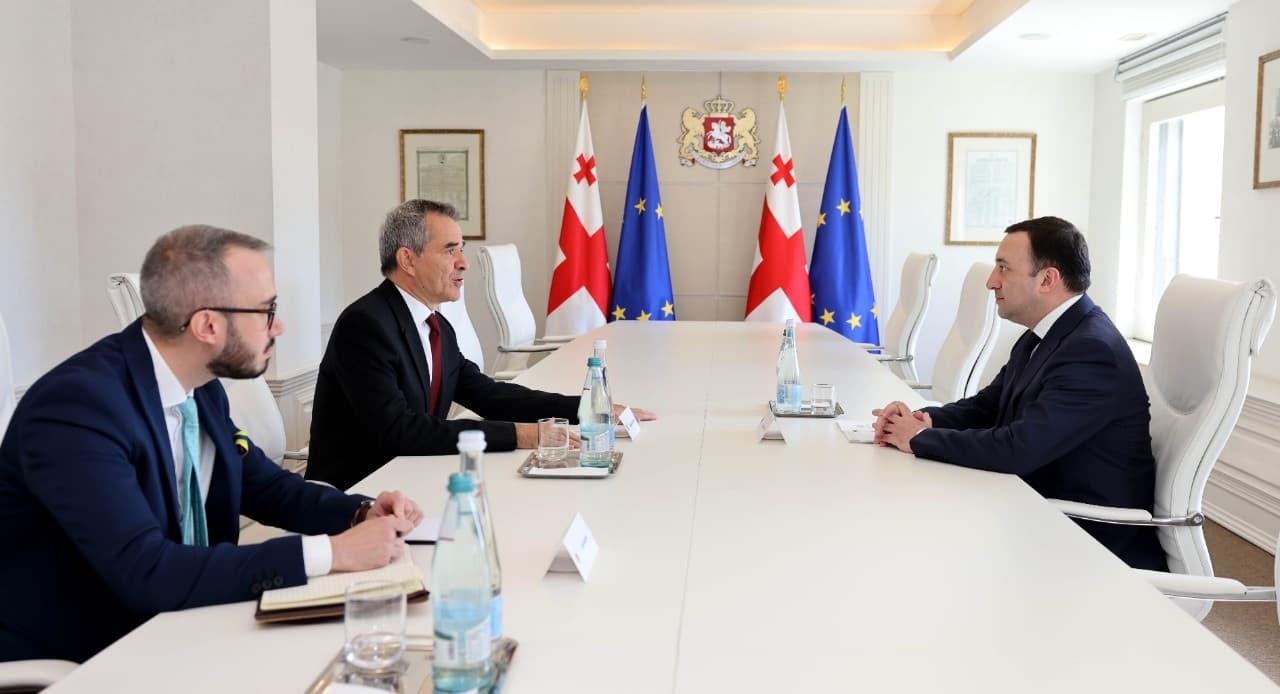 Frontnews image description