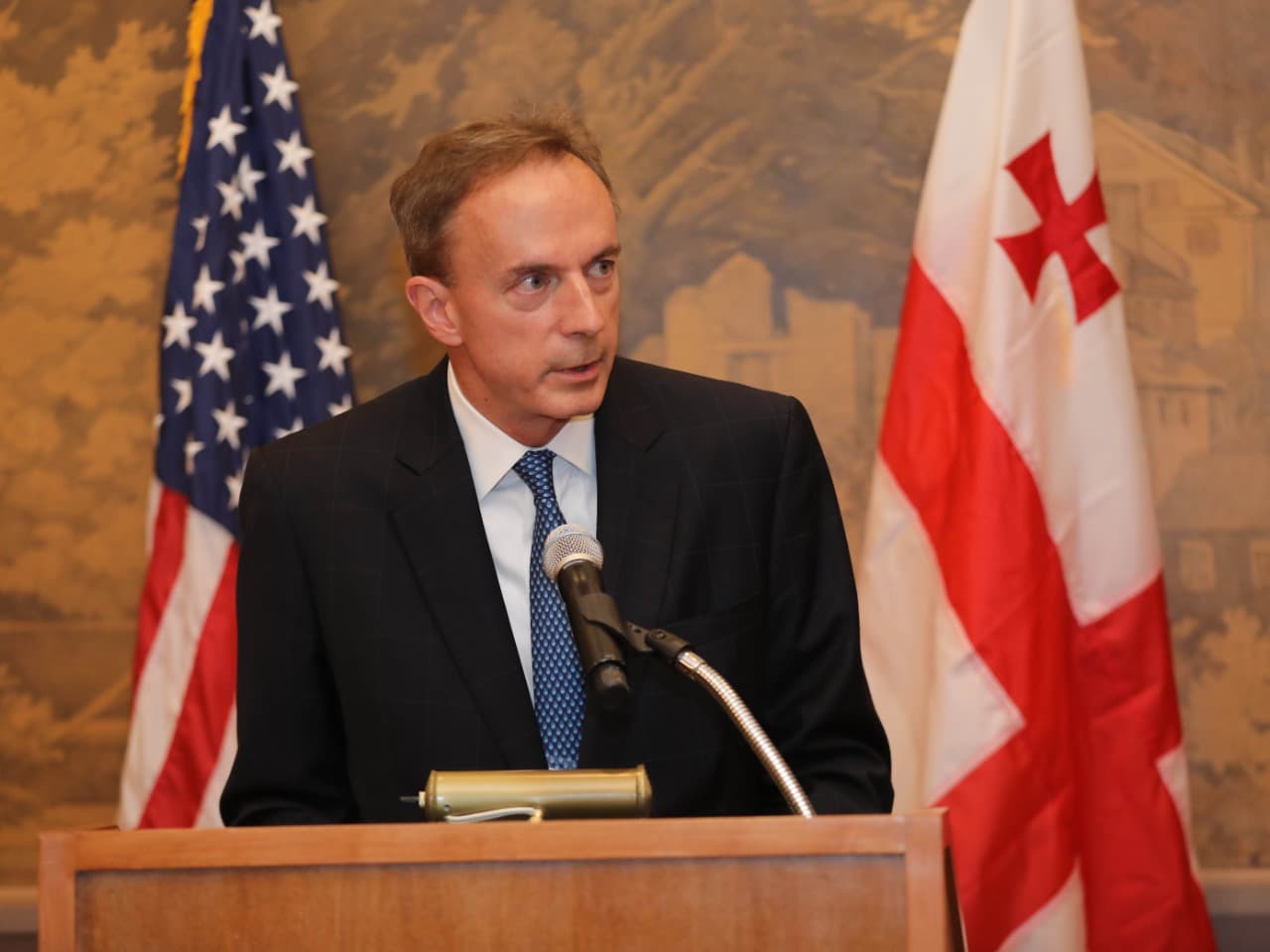 Frontnews image description