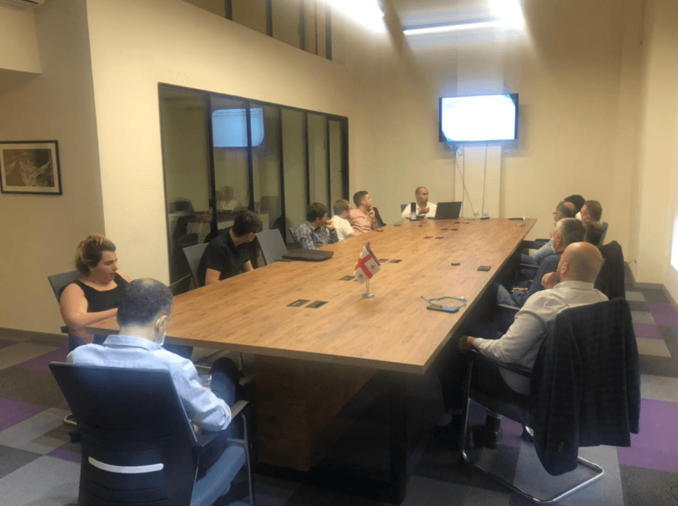 Frontnews image description