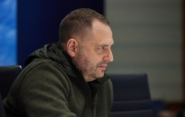 ერმაკი – უკრაინამ ბრიტანეთთან უსაფრთხოების გარანტიებზე მოლაპარაკებები დაიწყო