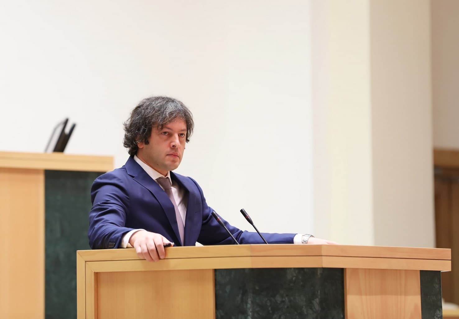 Frontnews image description