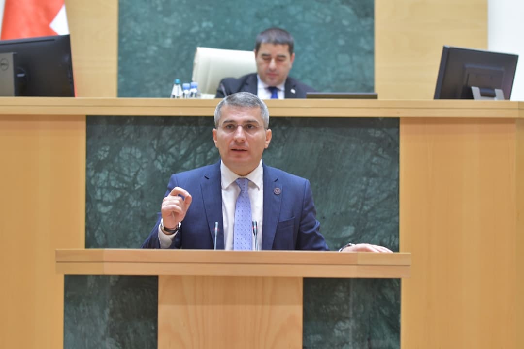 მამუკა მდინარაძე – კონკრეტულად შეგვიძლია დავასახელოთ, განსაკუთრებით ვინ იხვეწება, რომ კანდიდატის სტატუსი არ მისცენ ქვეყანას – “სტრატეგია აღმაშენებელი“ და “ნაცმოძრაობა“, “ლელო” და გვარამია