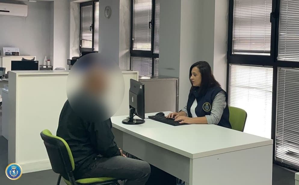 Frontnews image description