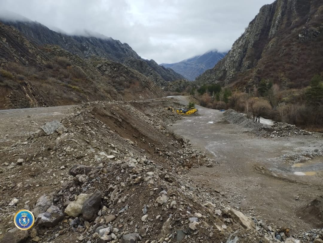 ყალბი დოკუმენტებით დიდი ოდენობით სახელმწიფო ქონების მოტყუებით დაუფლების და სამსახურებრივი გულგრილობის ფაქტზე 20 პირის მიმართ სისხლისსამართლებრივი დევნა დაიწყო