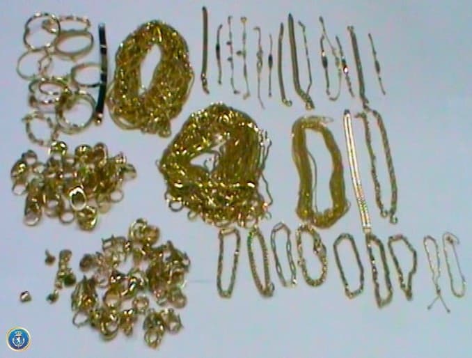 Foreign national apprehended at Georgian customs border for smuggling gold jewelry