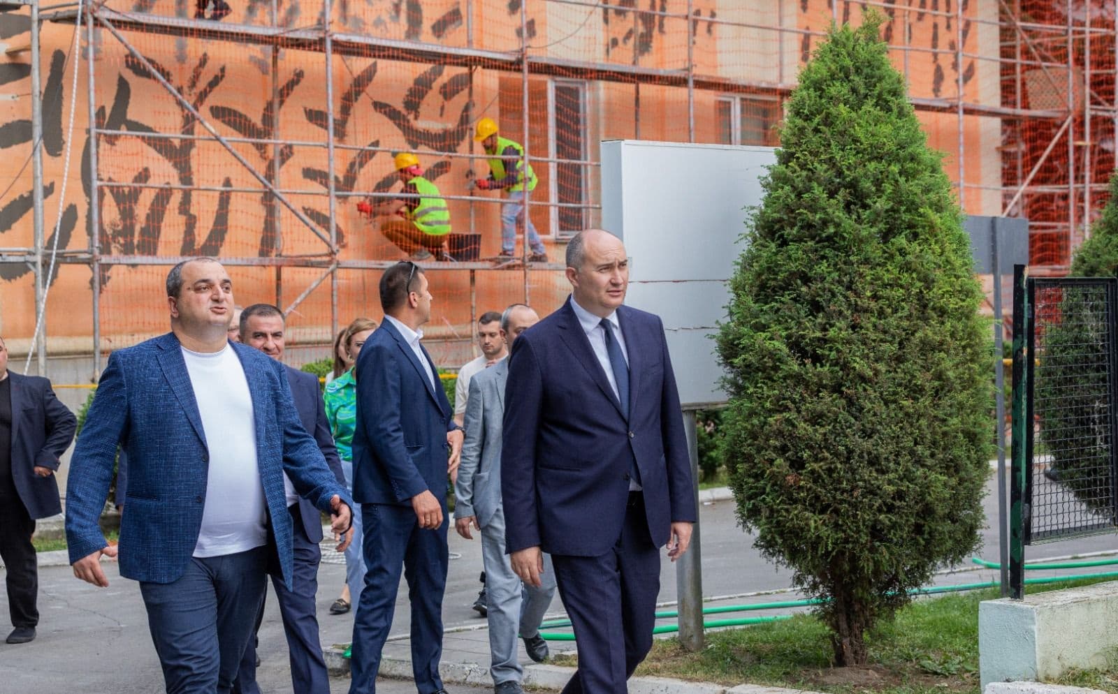 Frontnews image description