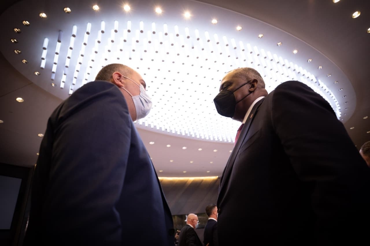 Frontnews image description