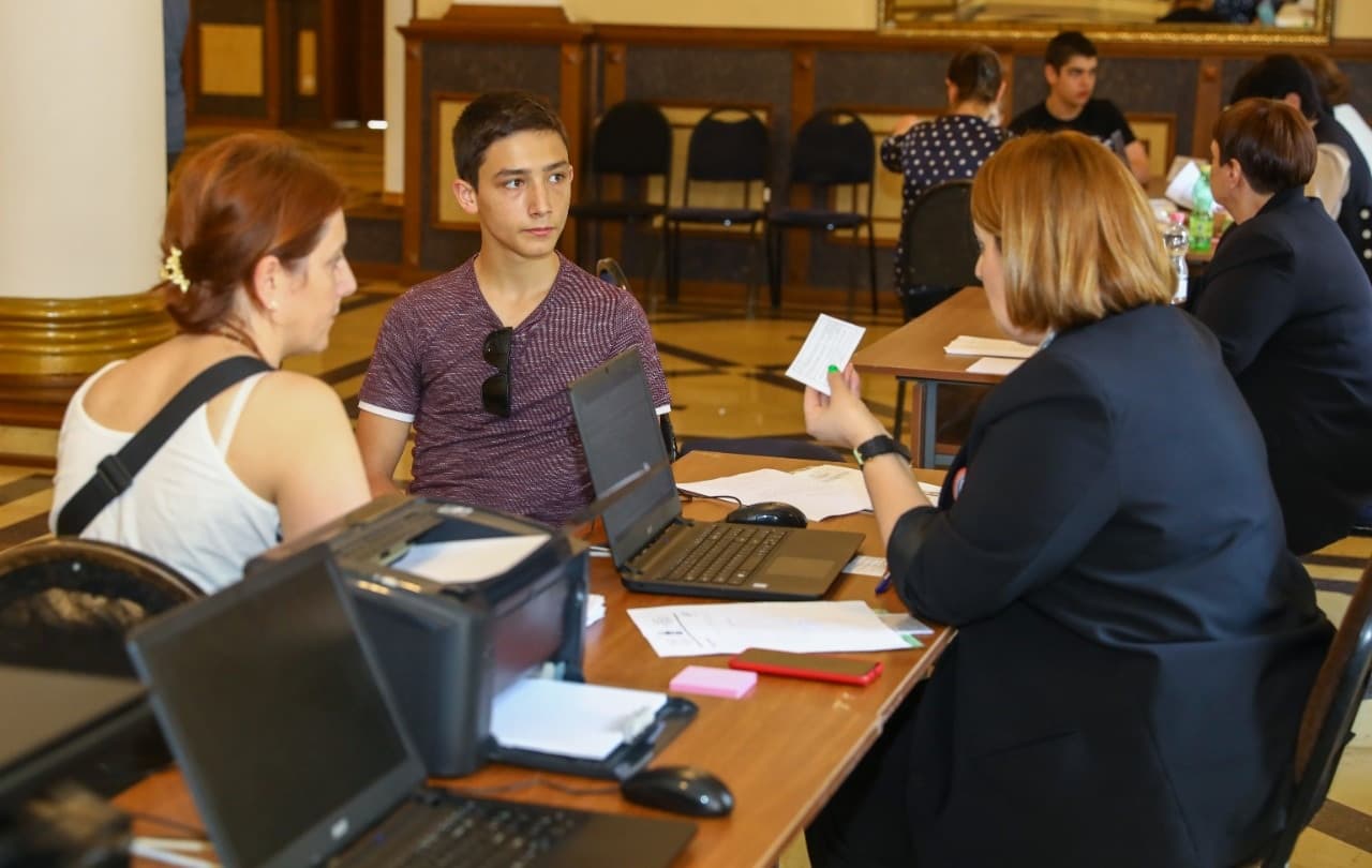 Frontnews image description