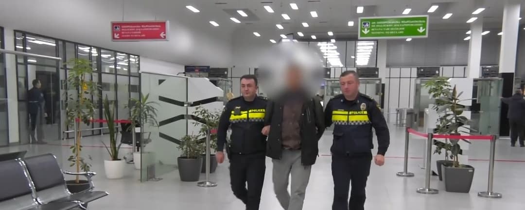 საზღვრის უკანონოდ გადაკვეთის მცდელობის და საზღვარზე მიგრანტის უკანონოდ გადაყვანის ბრალდებით 2 პირი დააკავეს