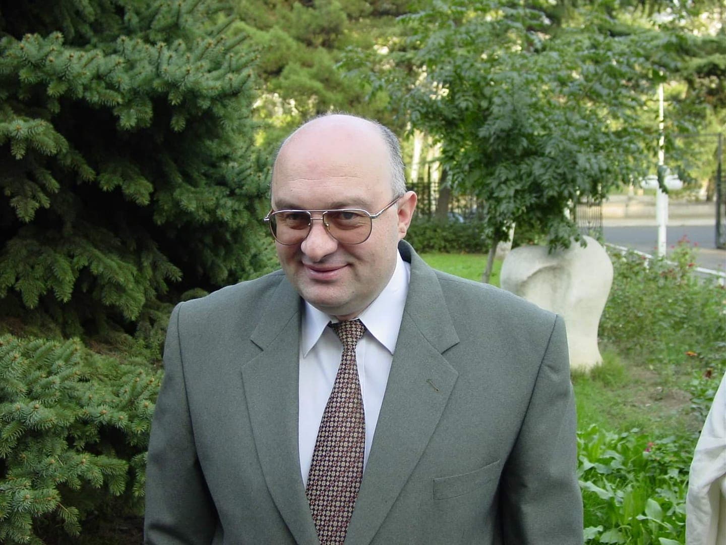 Frontnews image description