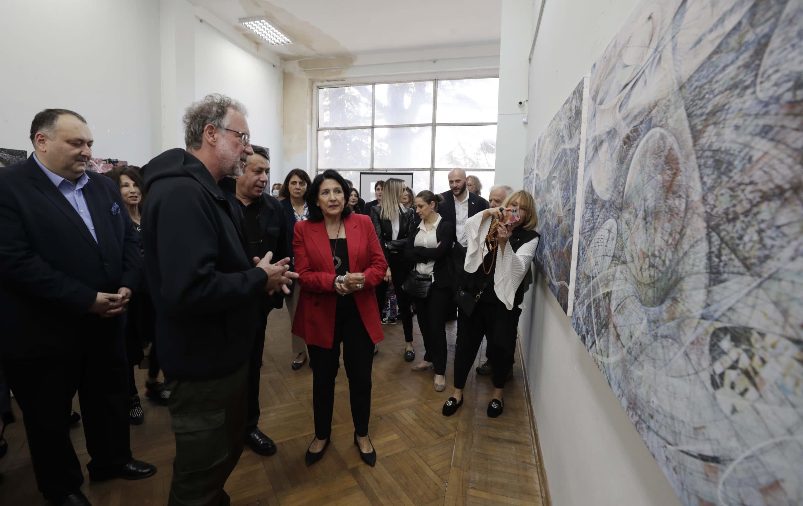 Frontnews image description