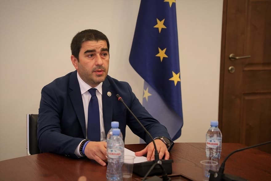 შალვა პაპუაშვილი – იმედი მაქვს, 4 ოქტომბერს შესაძლებელი იქნება სრულად თუ არა, ნაწილობრივ მაინც საკლასო ოთახებში გაგრძელდეს სასწავლო პროცესი