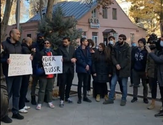 Frontnews image description