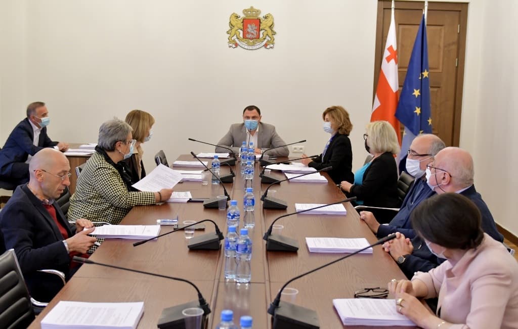 დეპუტატებმა „განათლების ხარისხის განვითარების შესახებ“ კანონში შესატან ცვლილებებზე იმსჯელეს