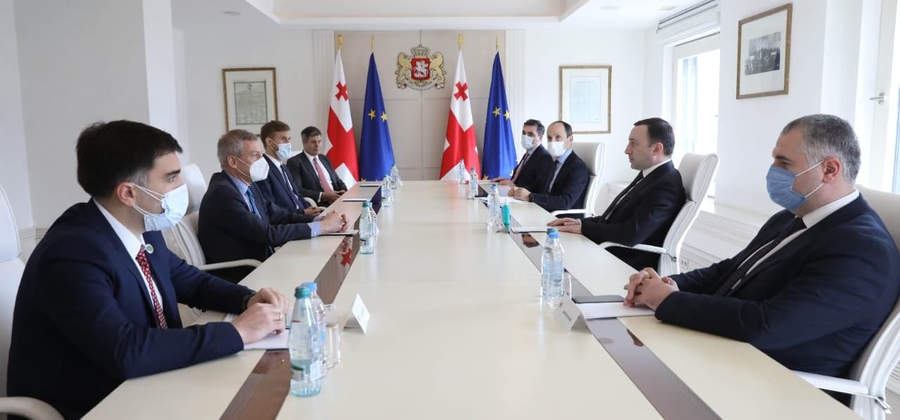 Frontnews image description