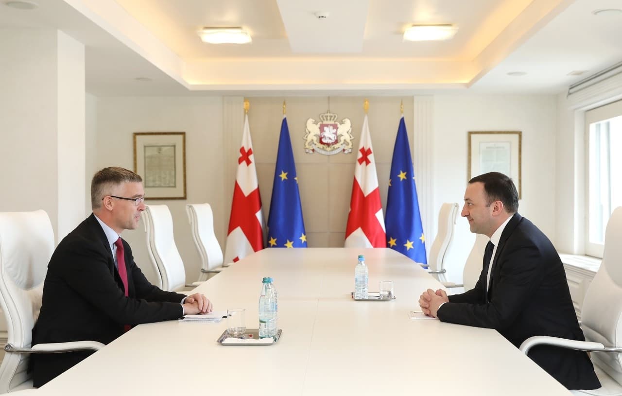 Frontnews image description