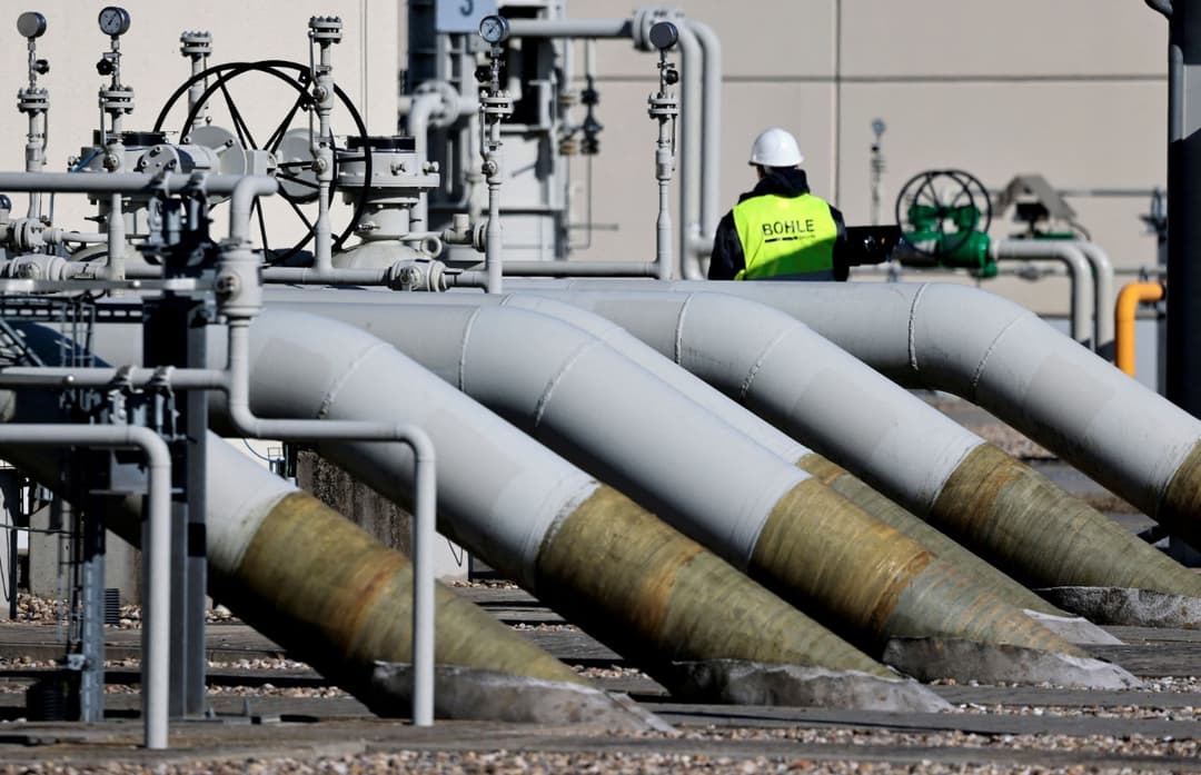 Russia Gazprom keeps gas pipeline switched off for Europe