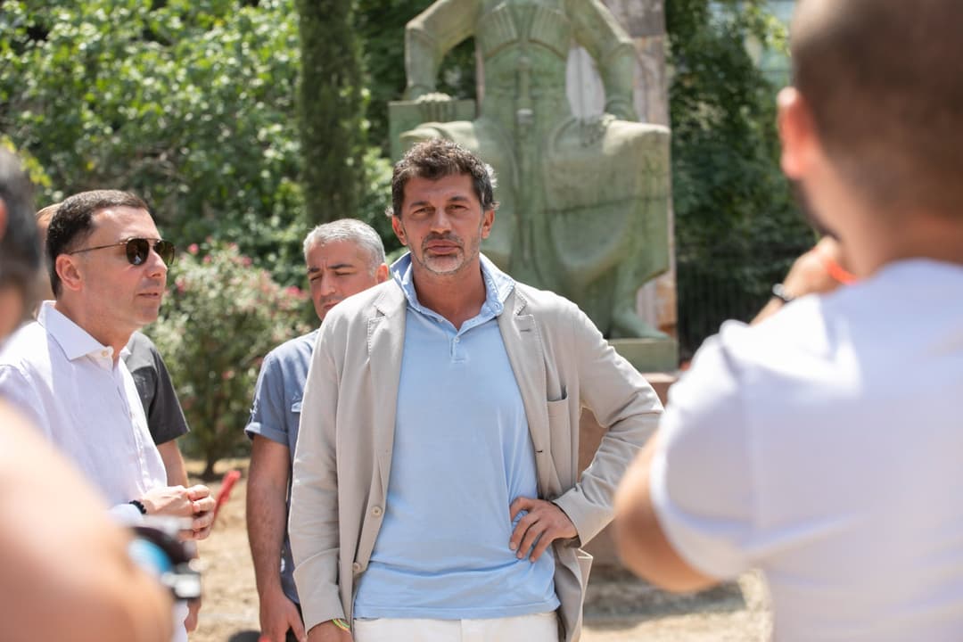 კახა კალაძე – რას ნიშნავს თმენის ვალდებულება? როდესაც მაგინებენ, მე ვუყურო რა ლამაზად მაგინებთ?