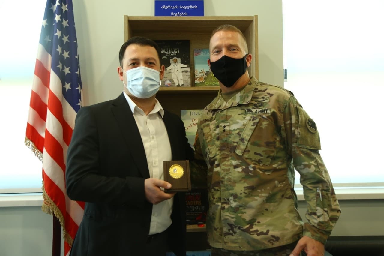 Frontnews image description