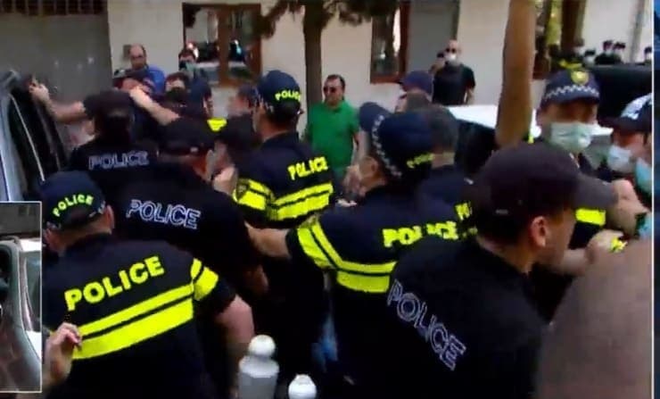 Frontnews image description